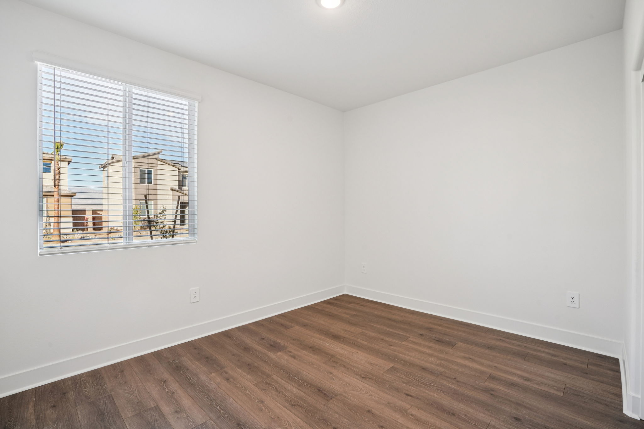 36157 Cameron Place-S1402-015