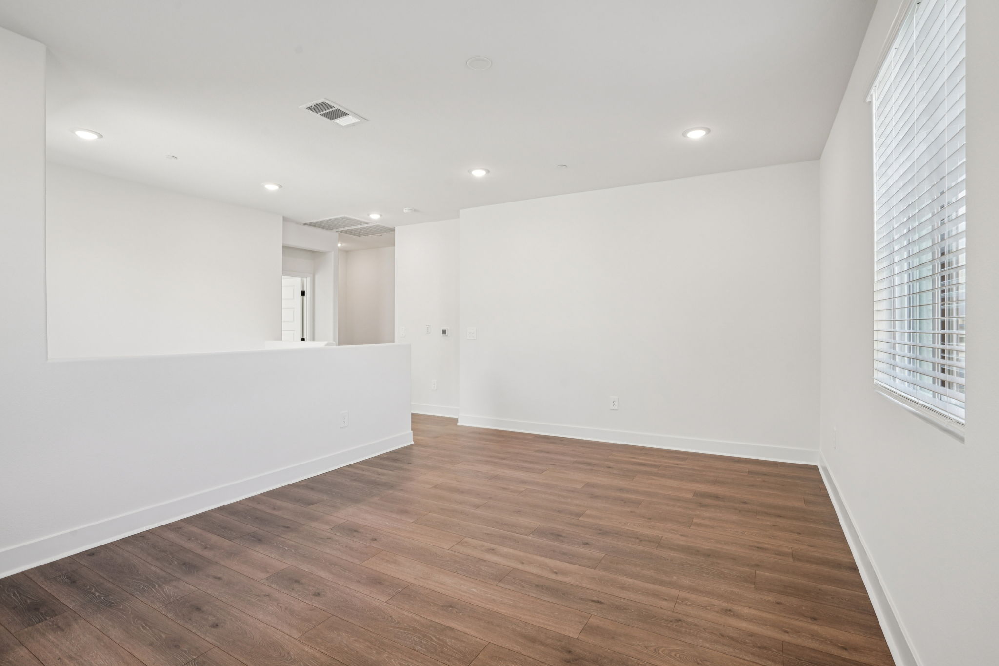 36157 Cameron Place-S1402-019