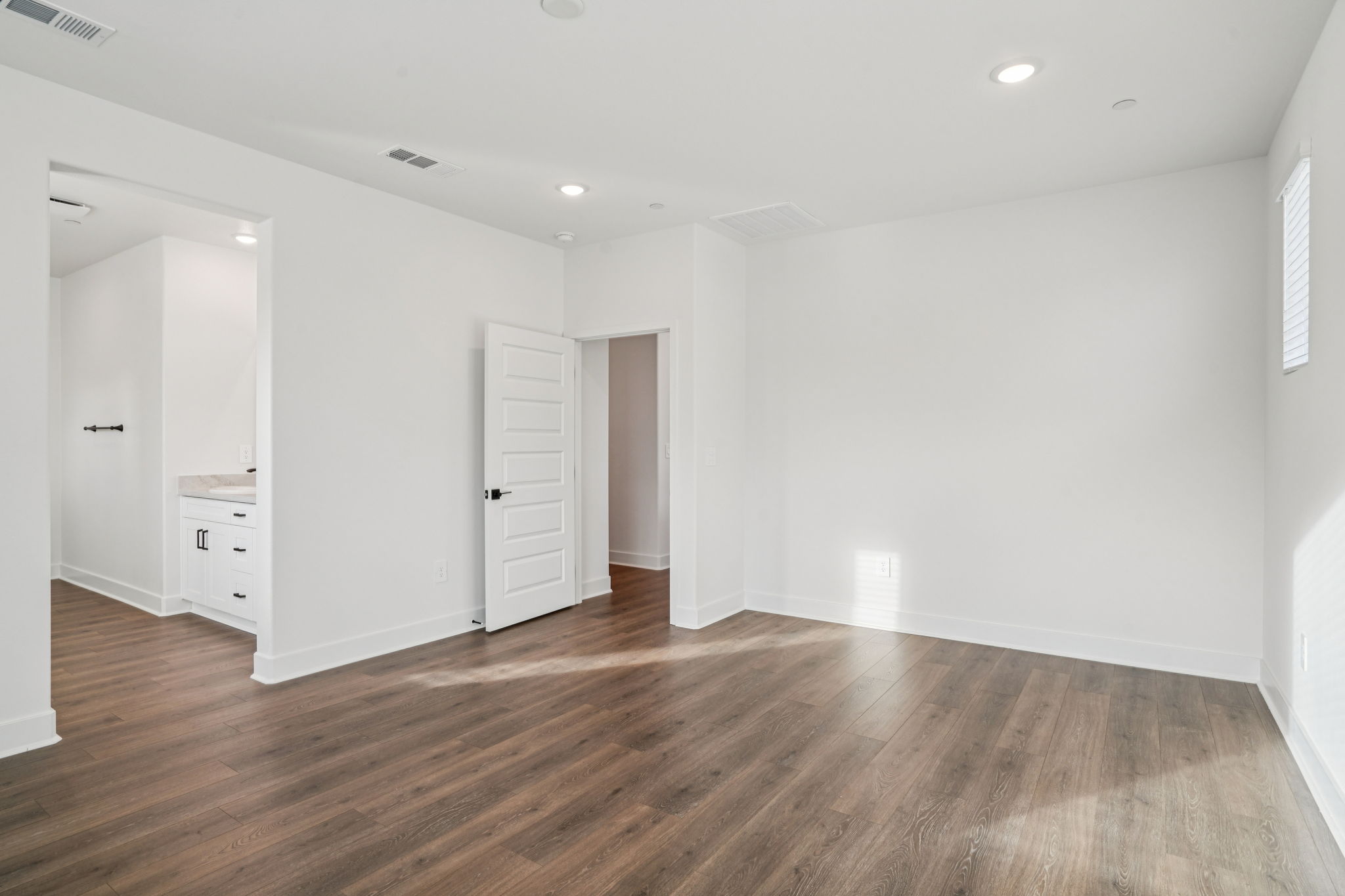 36157 Cameron Place-S1402-022