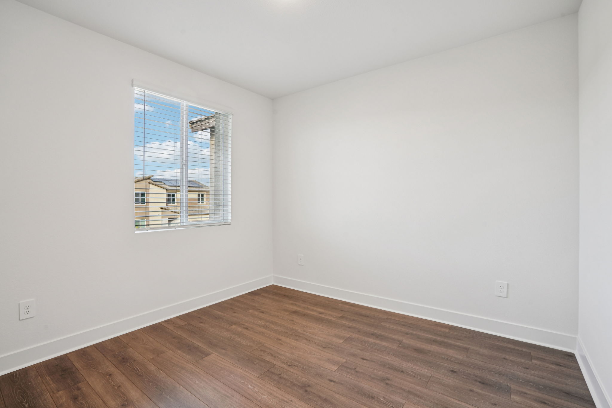 36157 Cameron Place-S1402-031