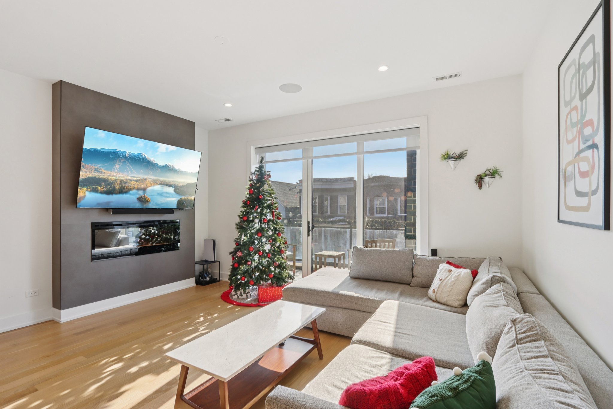 W Diversey Ave-L1312-007.jpg