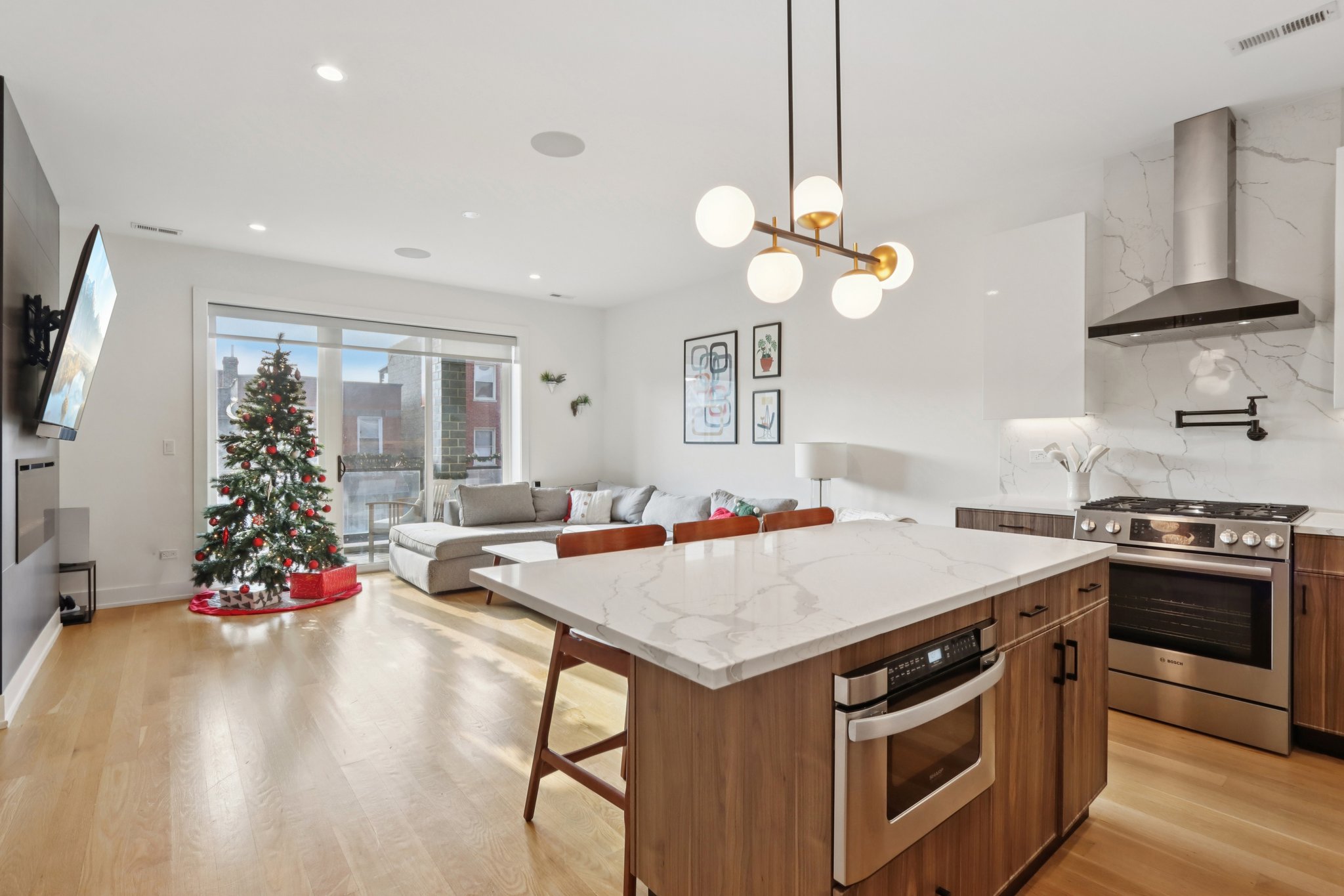 W Diversey Ave-L1312-009.jpg