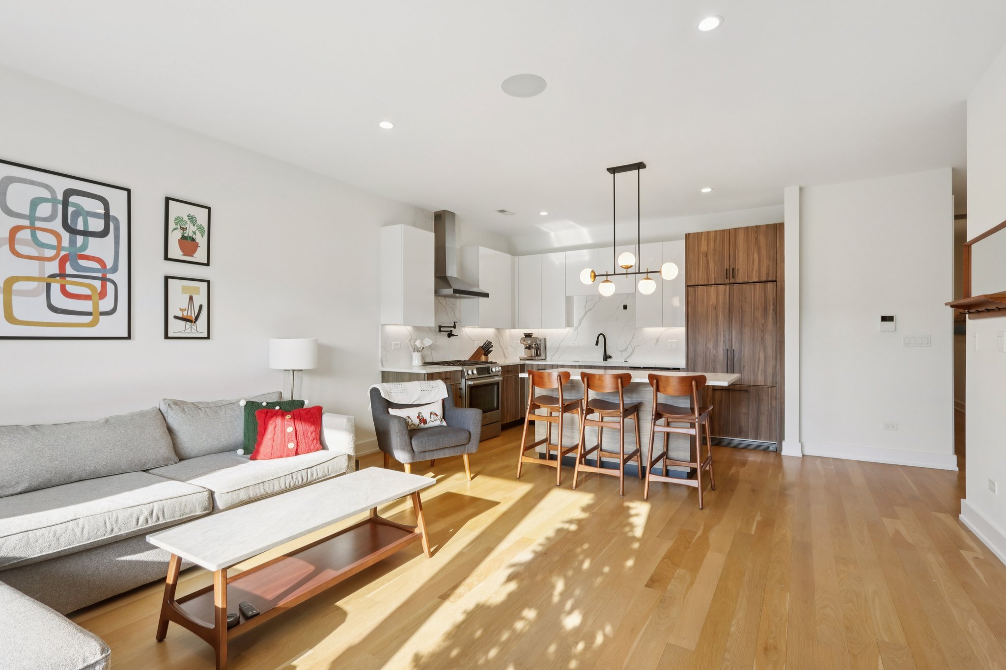 W Diversey Ave-L1312-010.jpg