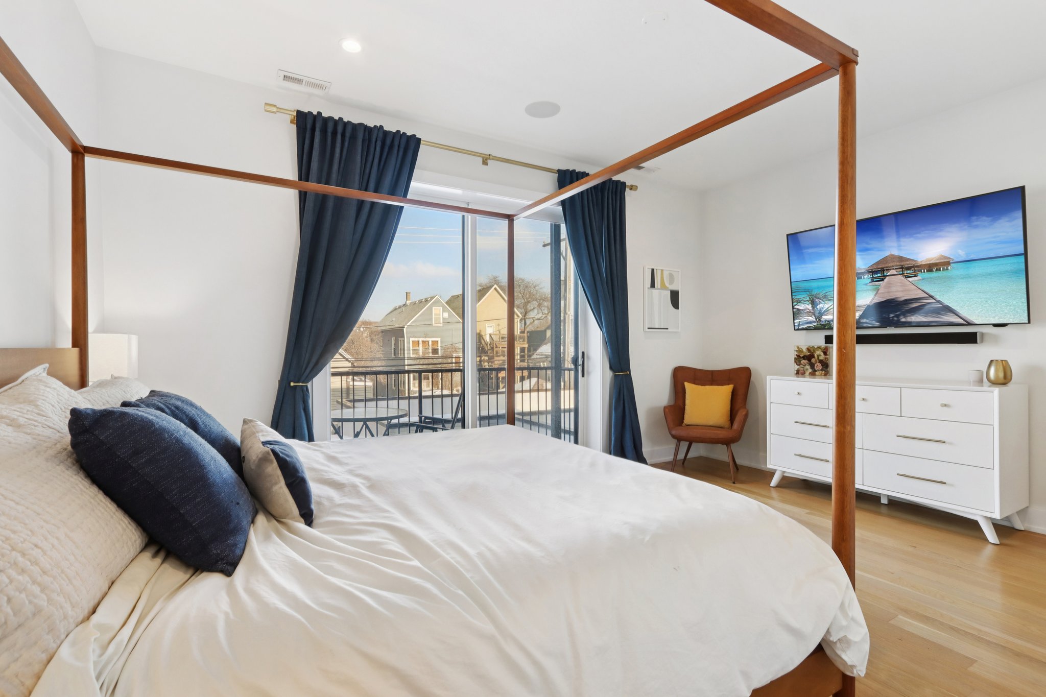 W Diversey Ave-L1312-024.jpg