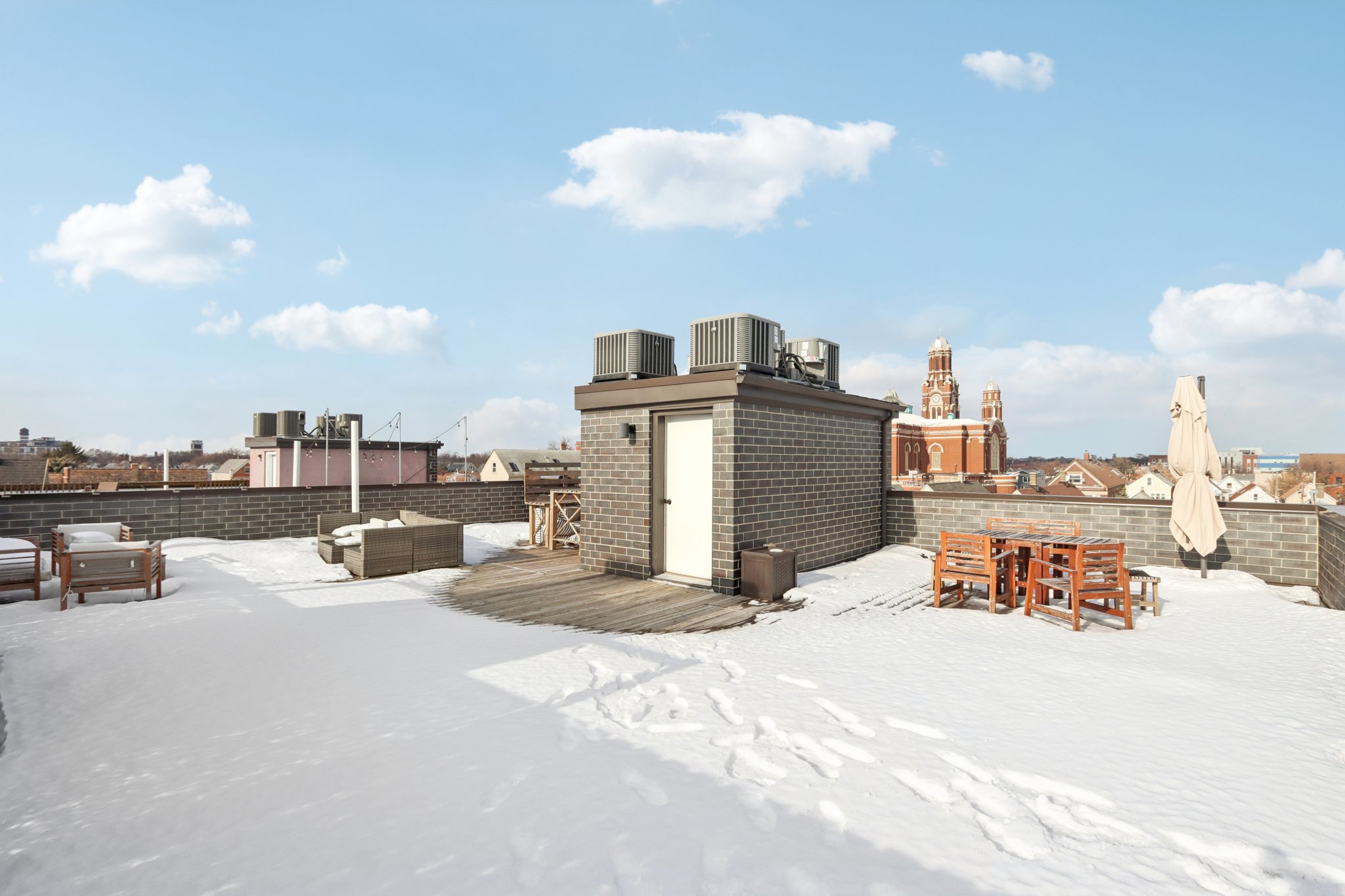 W Diversey Ave-L1312-031.jpg