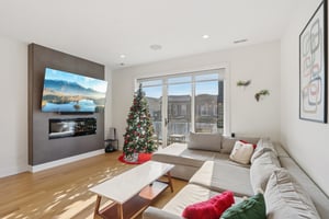 W Diversey Ave-L1312-007.jpg