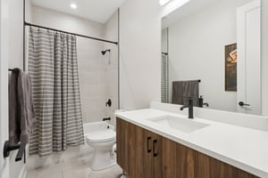 W Diversey Ave-L1312-020.jpg