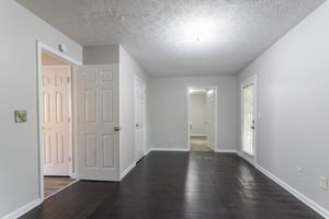  Photo 31