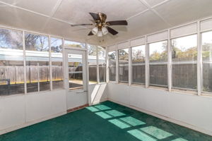 Screened-in Porch