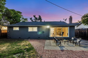 012_TWILIGHT_ 3618 May Ln
