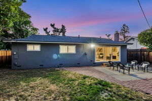 013_TWILIGHT_ 3618 May Ln