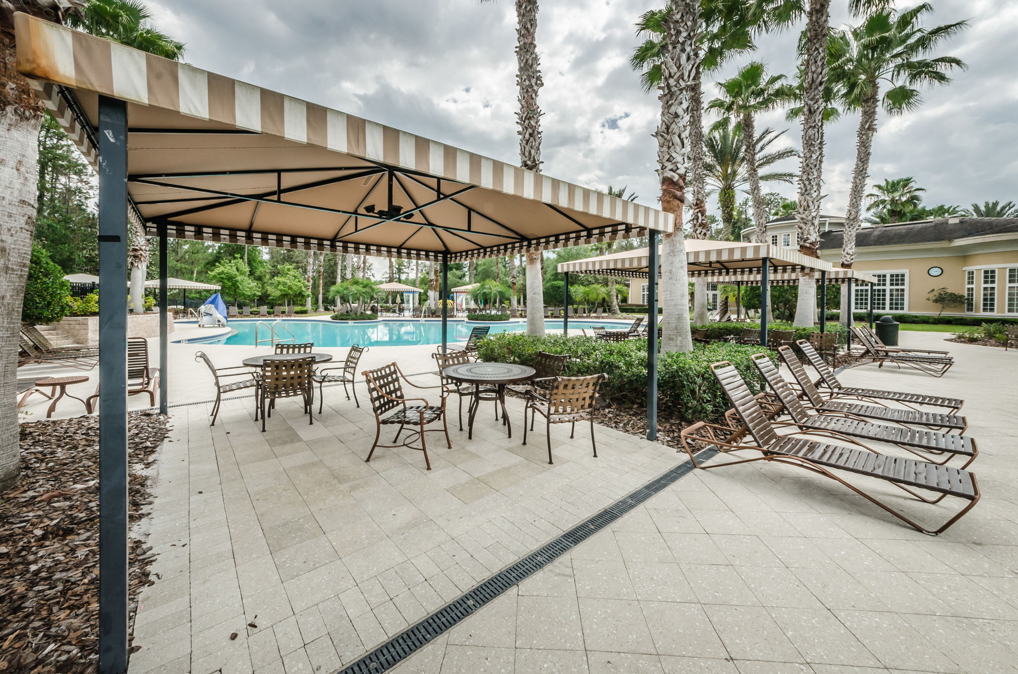 15-Seven Oaks Pool