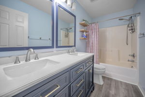 Upper Level Bathroom2