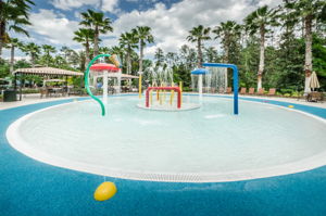 7-Seven Oaks Pool