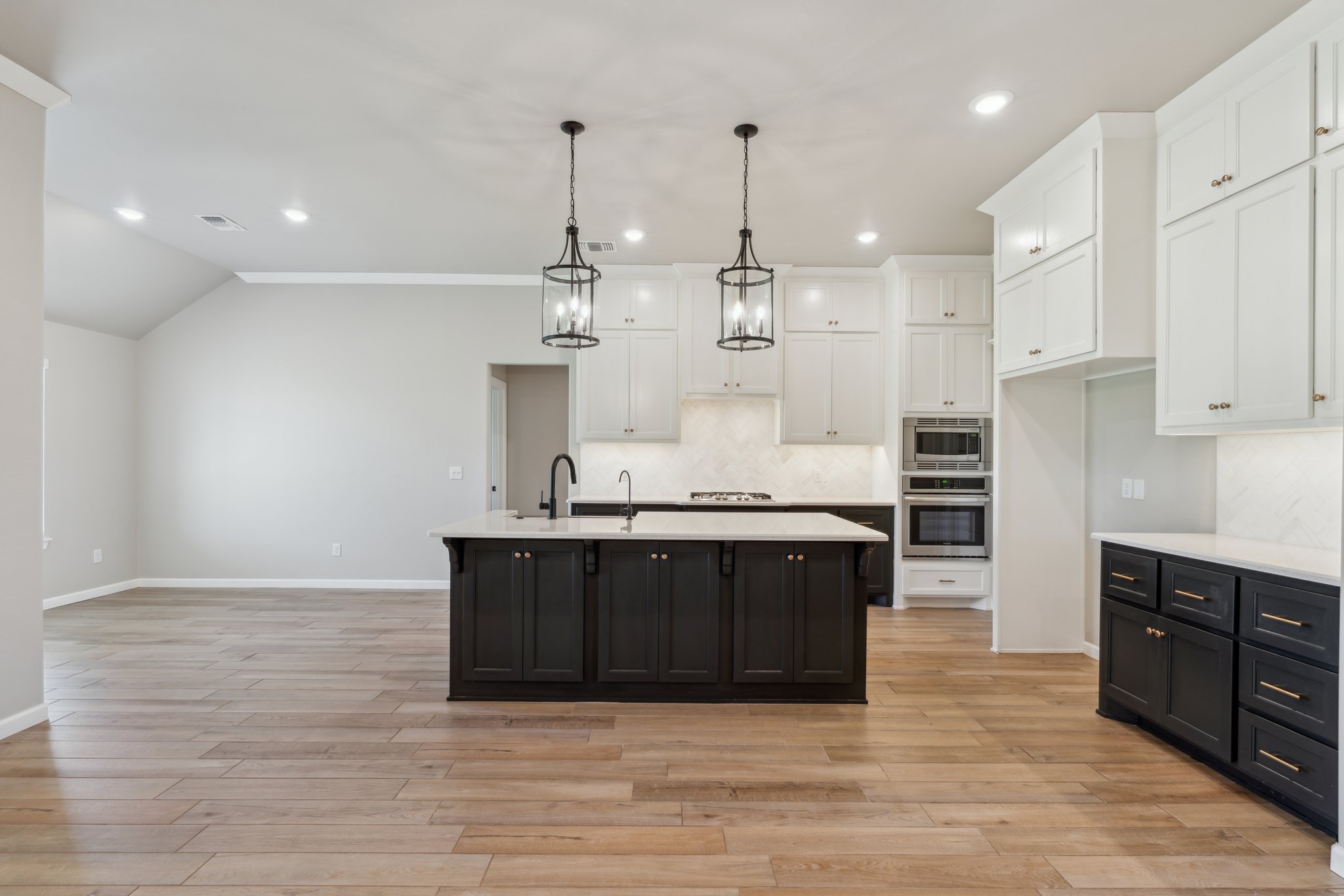3621 NW 190th St_012.jpg