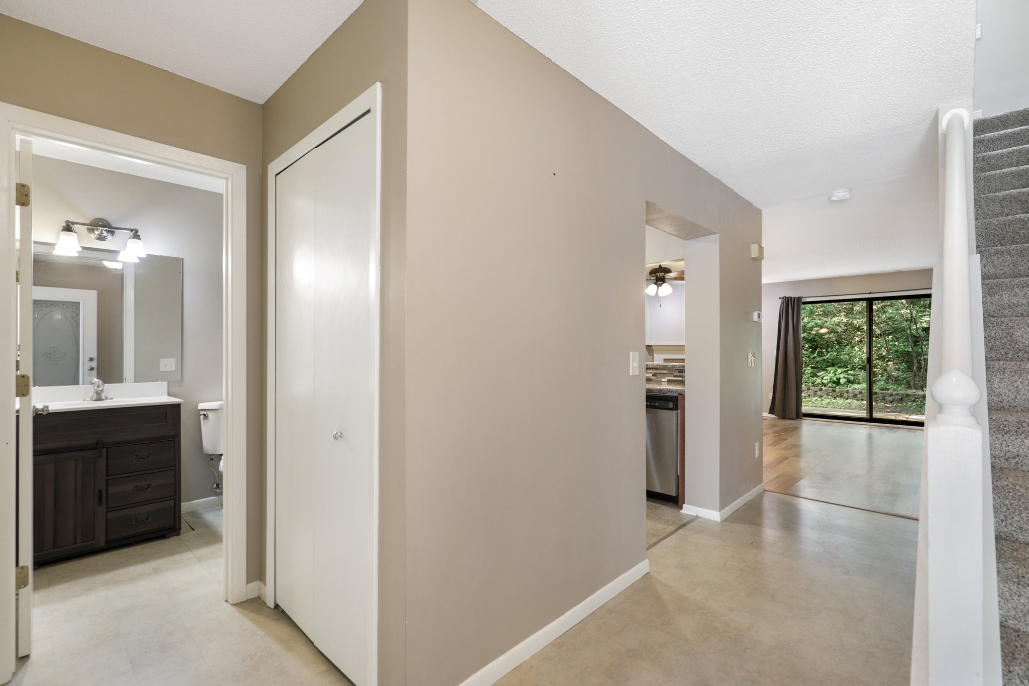 3623 St Francis Way, Eagan, MN 55123, USA Photo 7