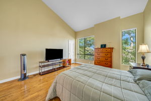 Vaulted Ceiling & Pastoral/City View