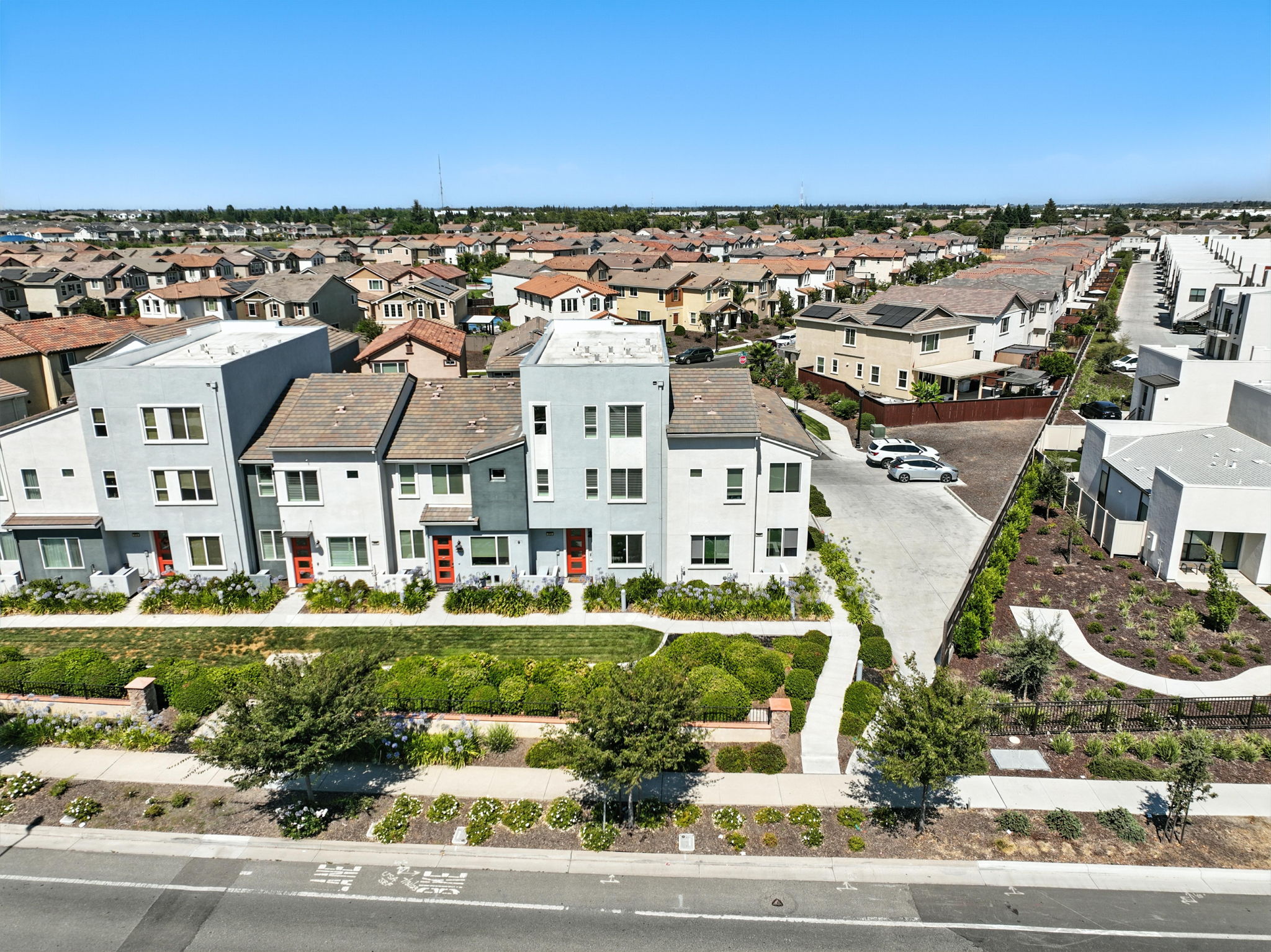 002_AERIALS_3624 E Commerce Way