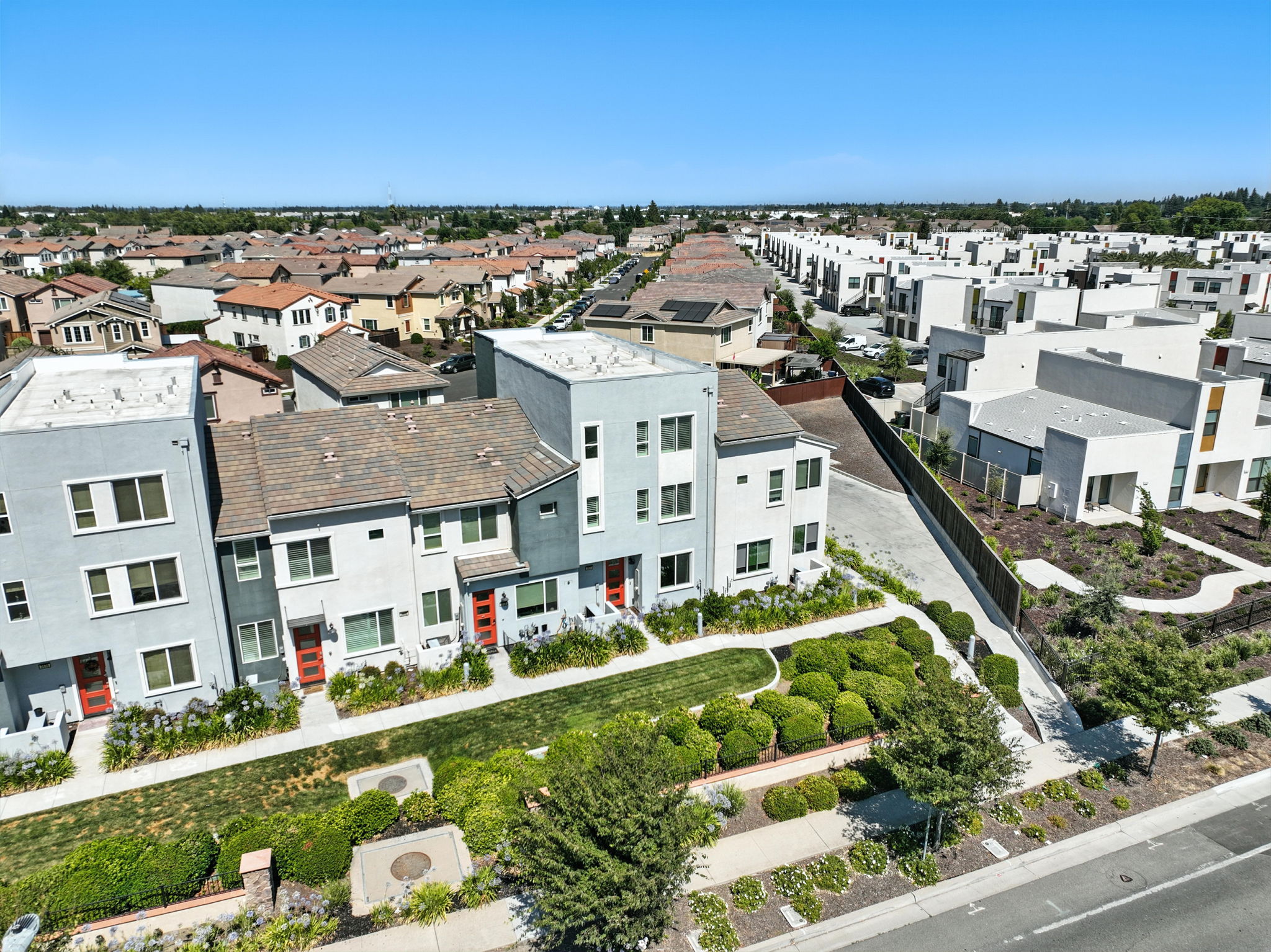 011_AERIALS_3624 E Commerce Way