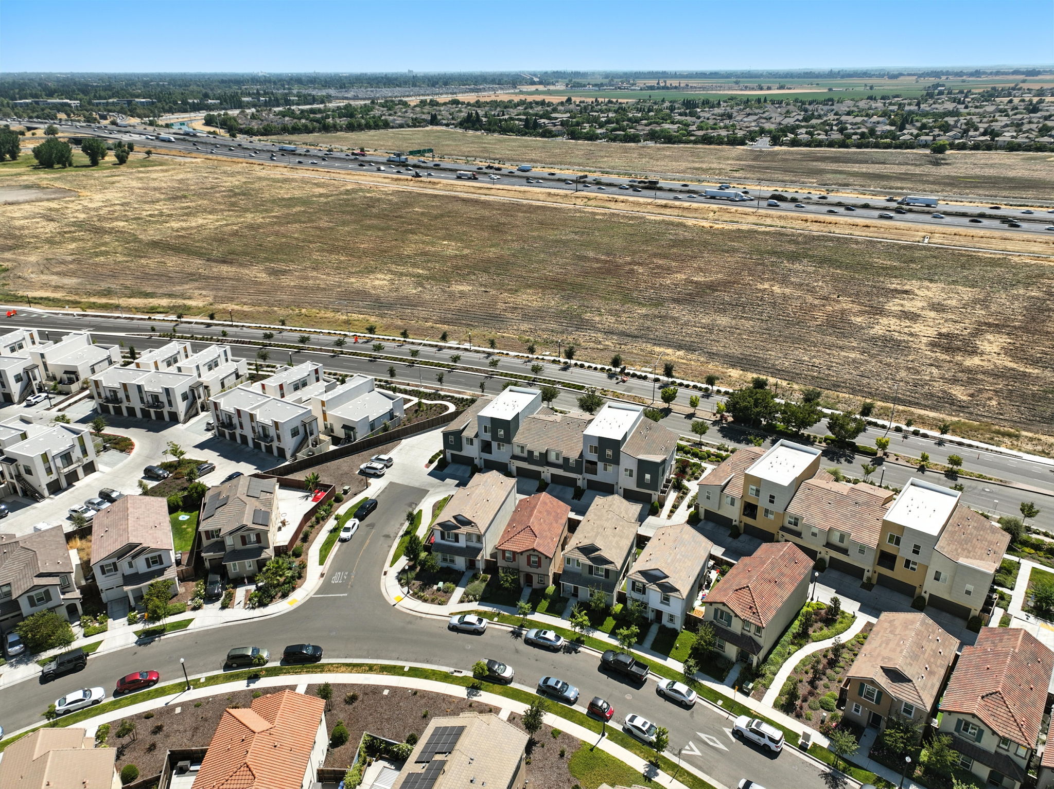 012_AERIALS_3624 E Commerce Way