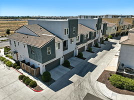 008_AERIALS_3624 E Commerce Way