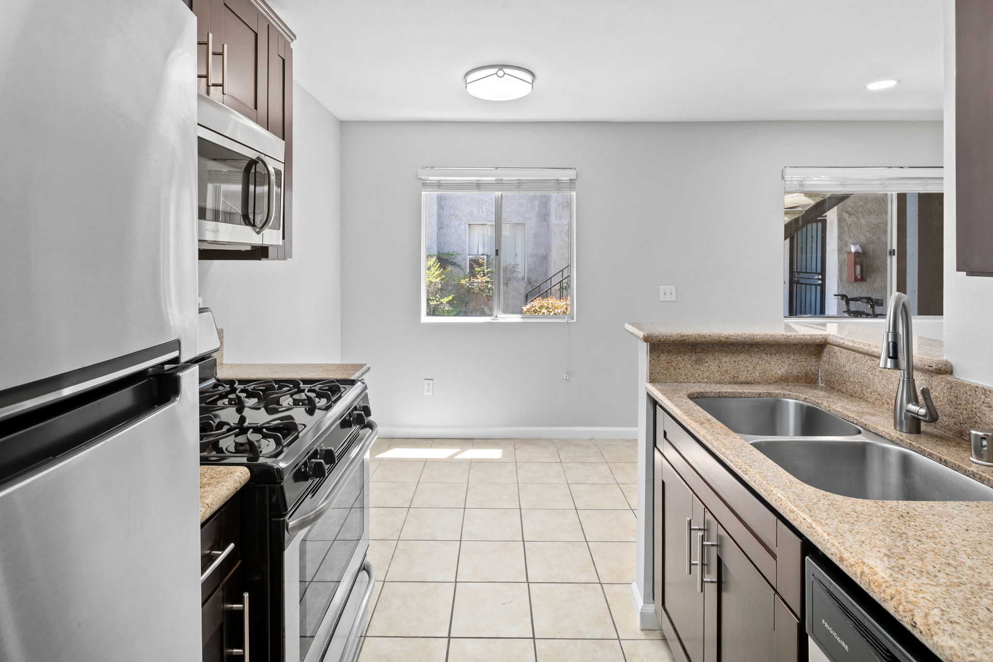 3625 43rd St-5