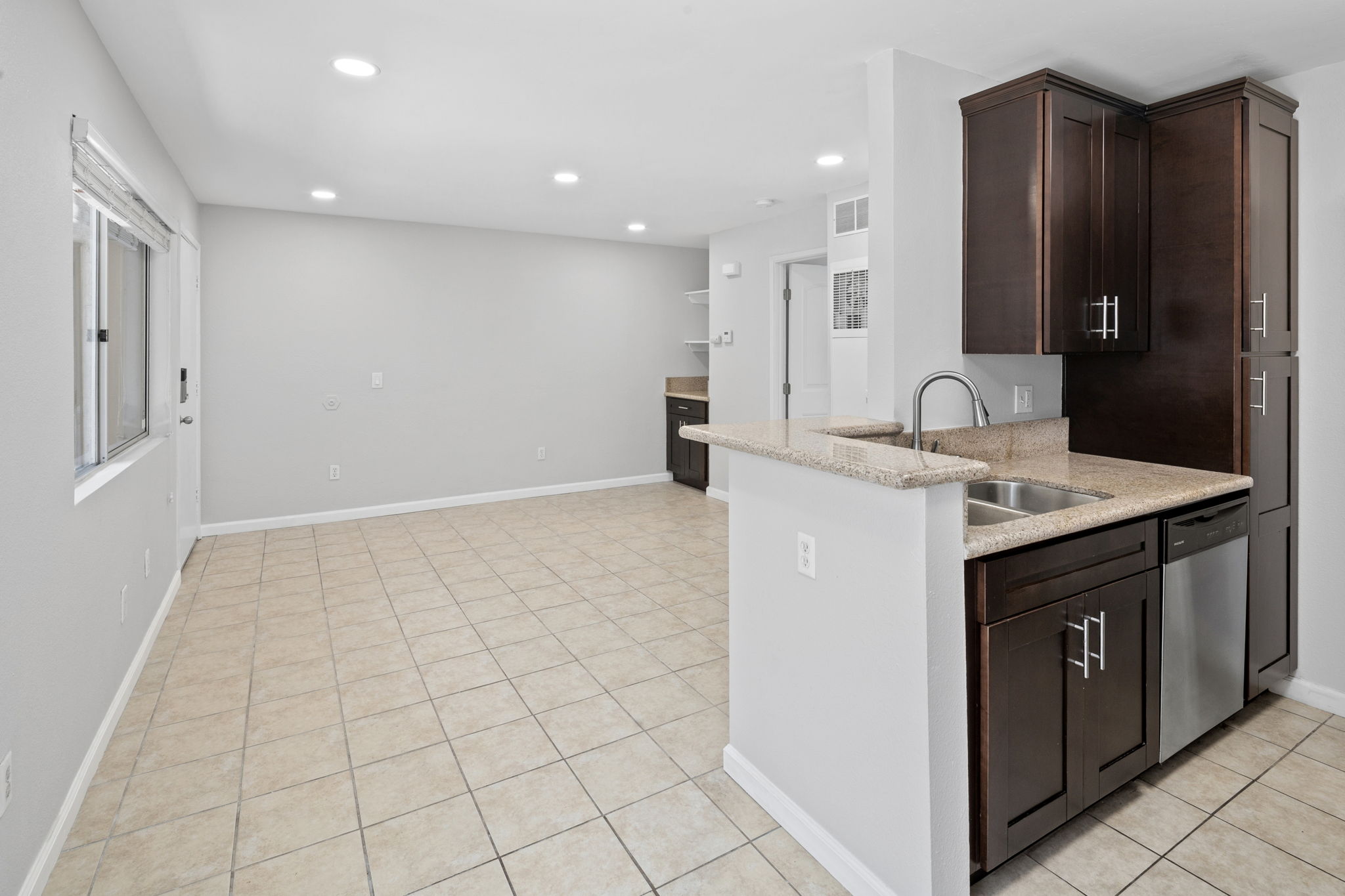 3625 43rd St-7