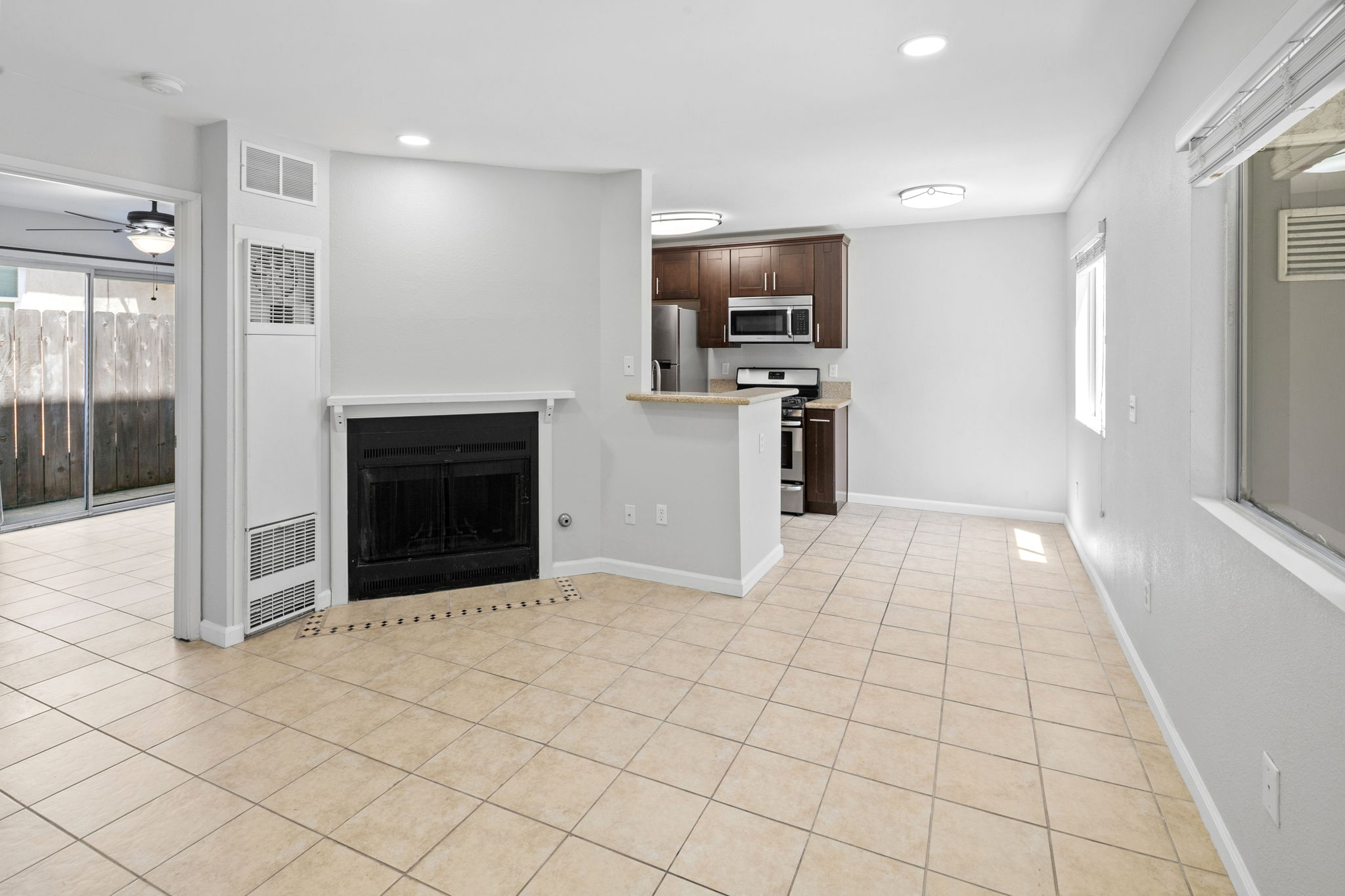 3625 43rd St-14