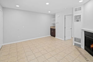3625 43rd St-9