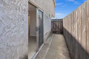 3625 43rd St-21