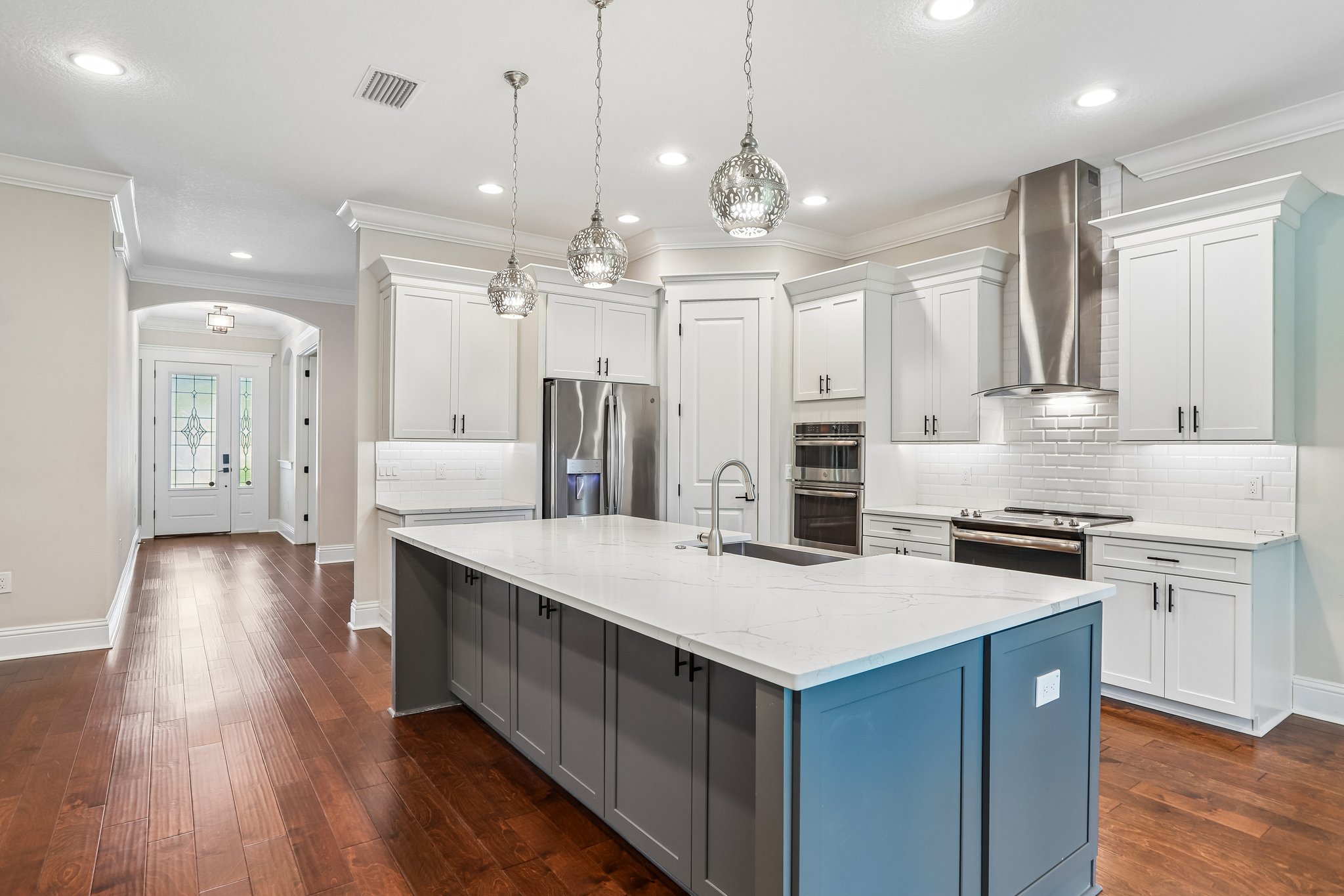 E Clark Cir-S0807-016.jpg
