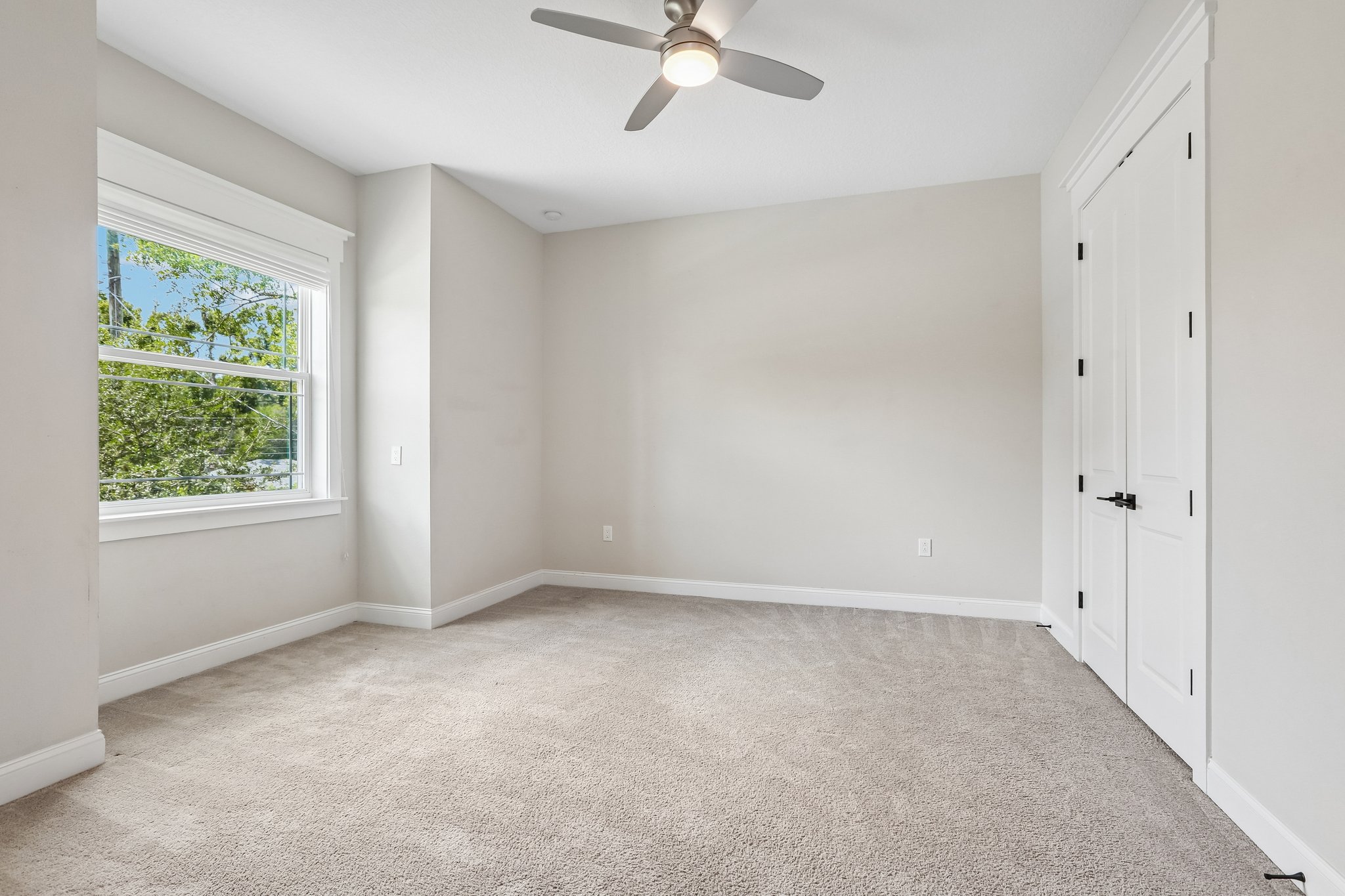 E Clark Cir-S0807-042.jpg