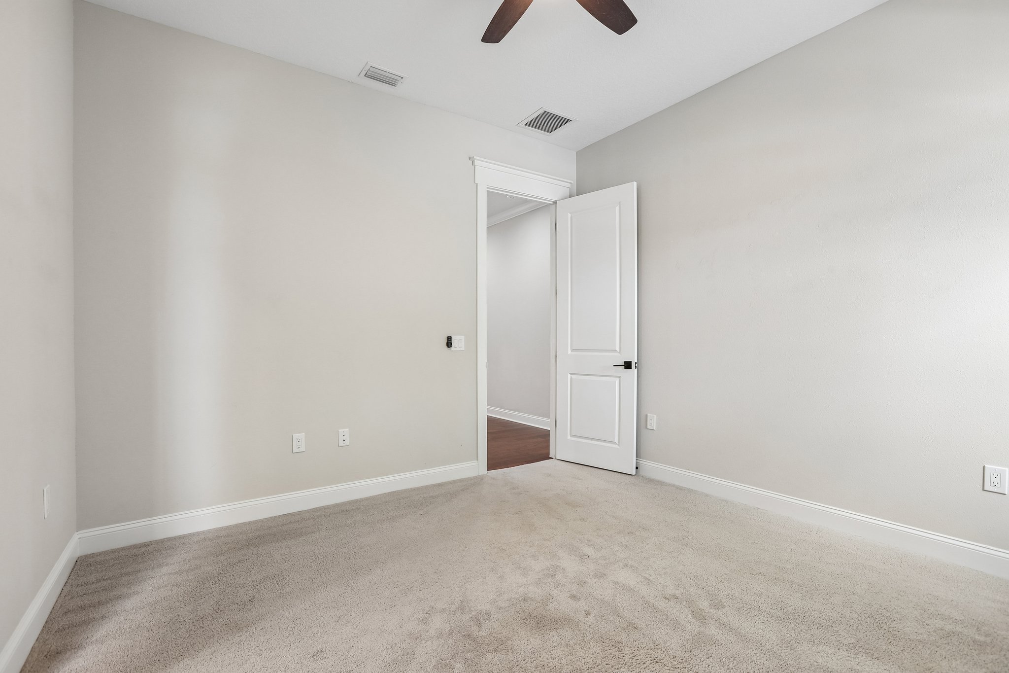 E Clark Cir-S0807-046.jpg