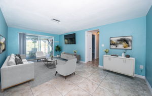 Family Room1-vs