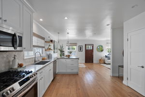 3627 Veteran Avenue-20