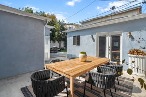 3627 Veteran Avenue-32