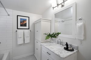 3627 Veteran Avenue-46