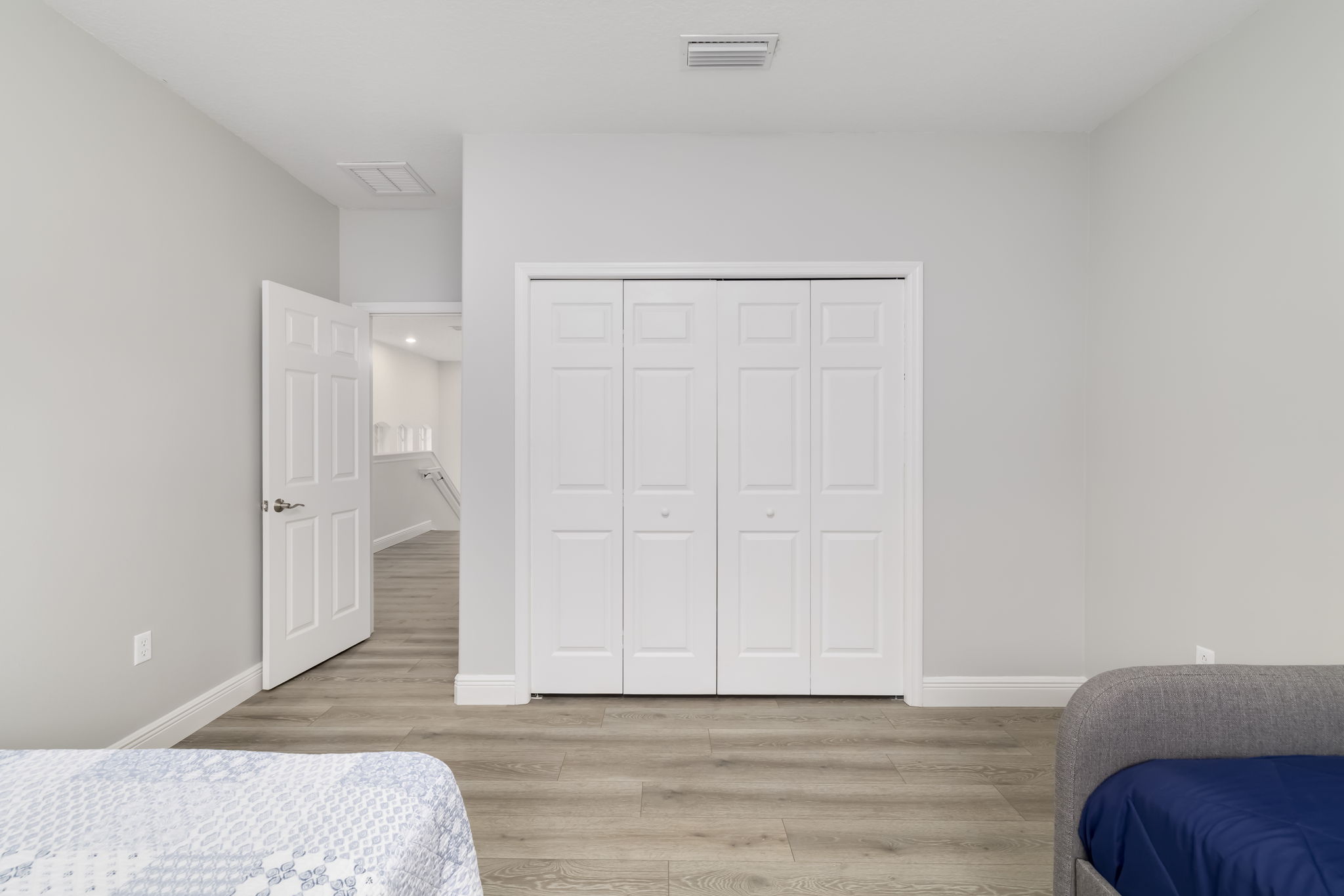  Photo 53