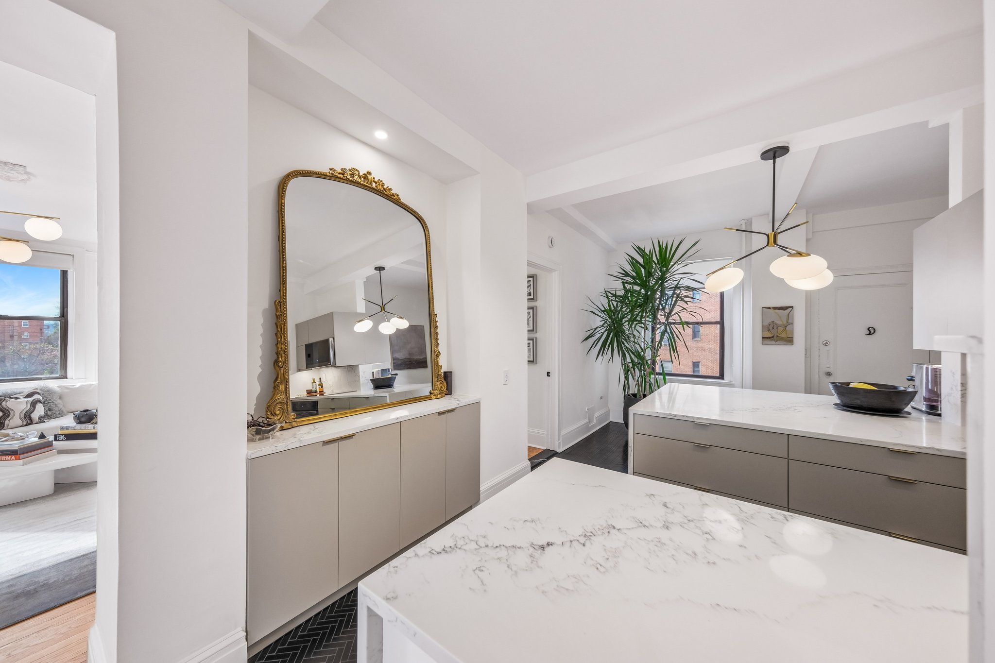 Open & Bright Kitchen