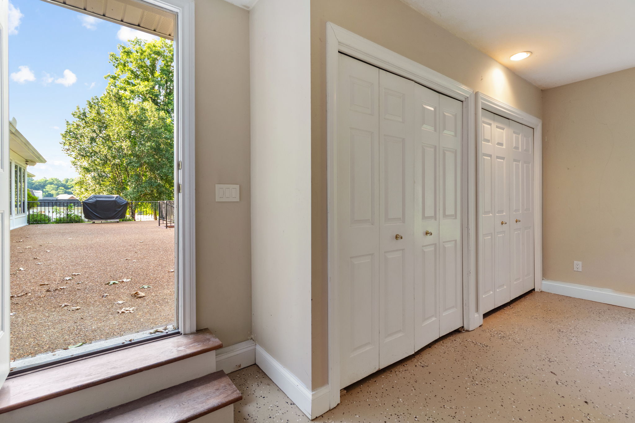  Photo 81