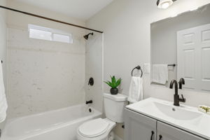  Photo 33