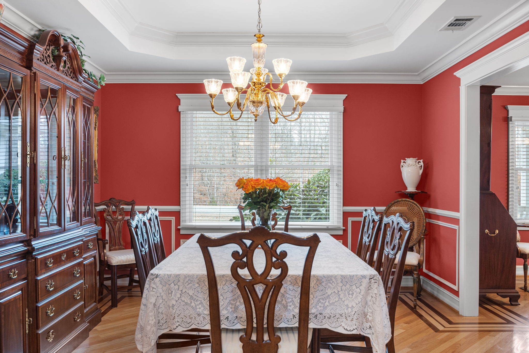 Formal Dining Room w/Architectural Moldings