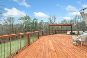 Extra Large Deck Great for Entertaning