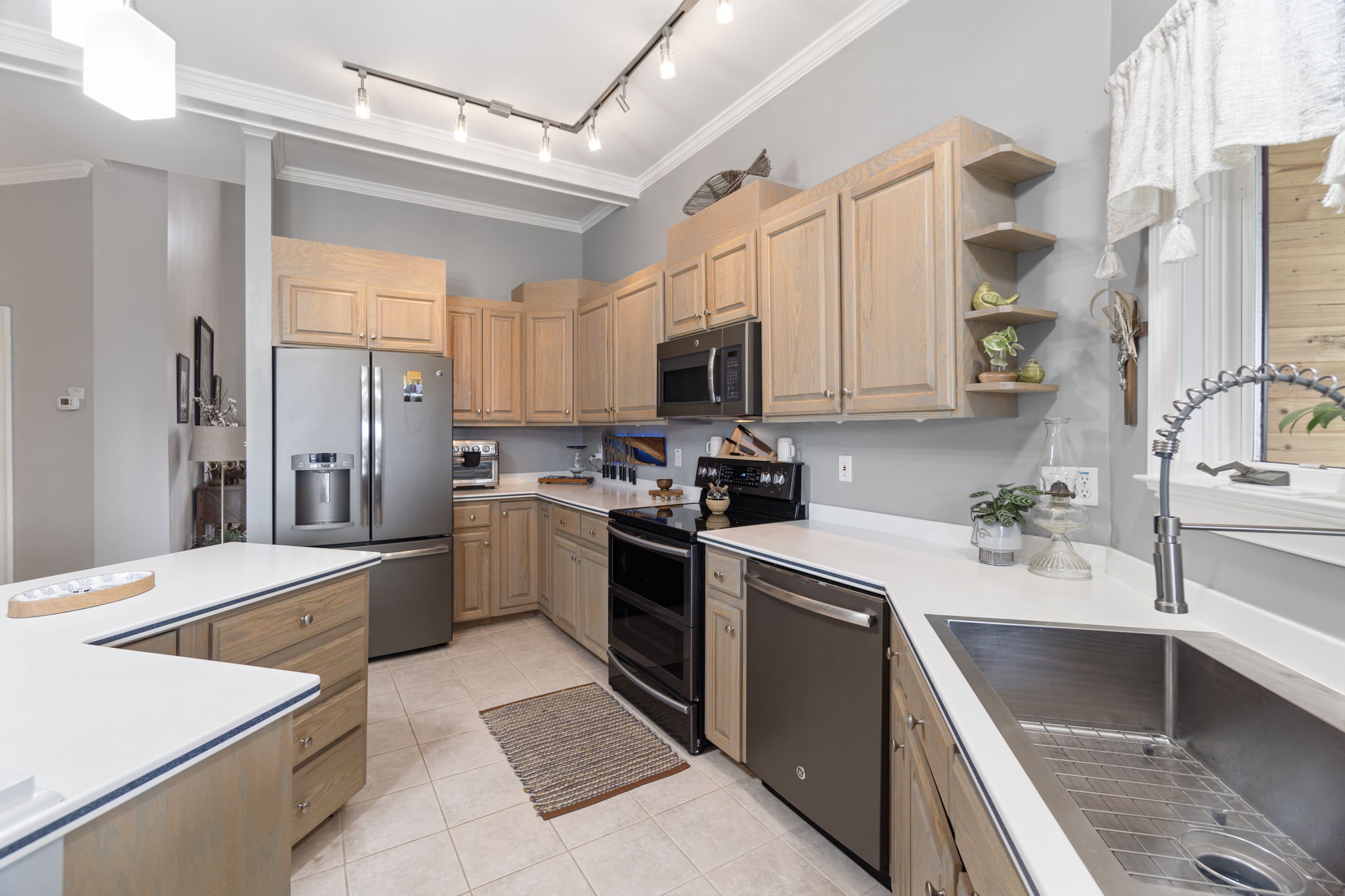 03 - 3631 Bermuda Dr - Kitchen (2)