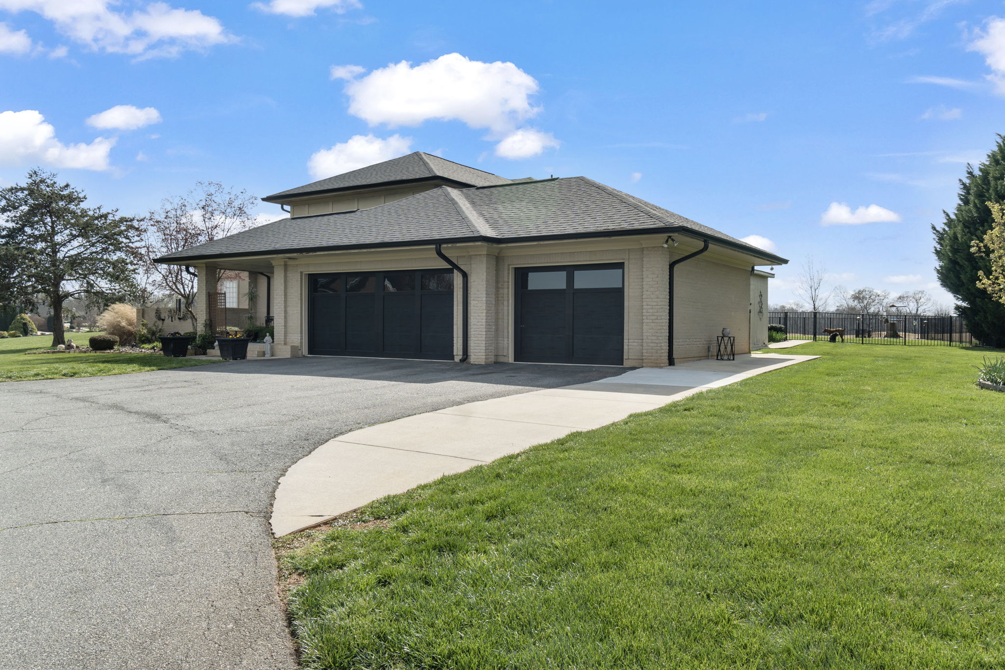 00 - 3631 Bermuda Dr - Exterior (2)