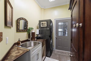 10 - 3631 Bermuda Dr - Laundryroom