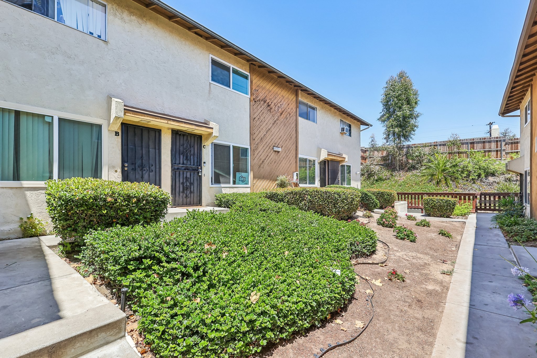 Lemona Ave D-S0306-003.jpg