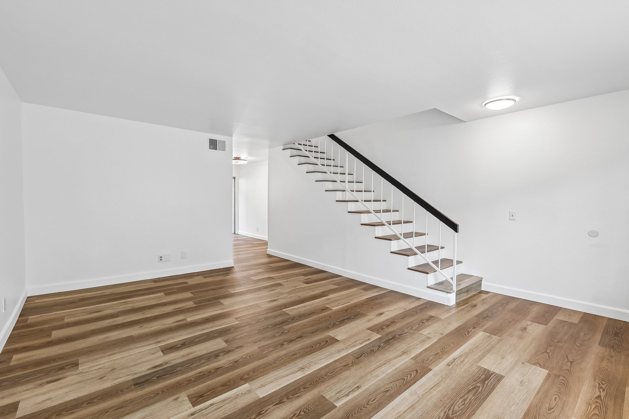 Lemona Ave D-S0306-007.jpg