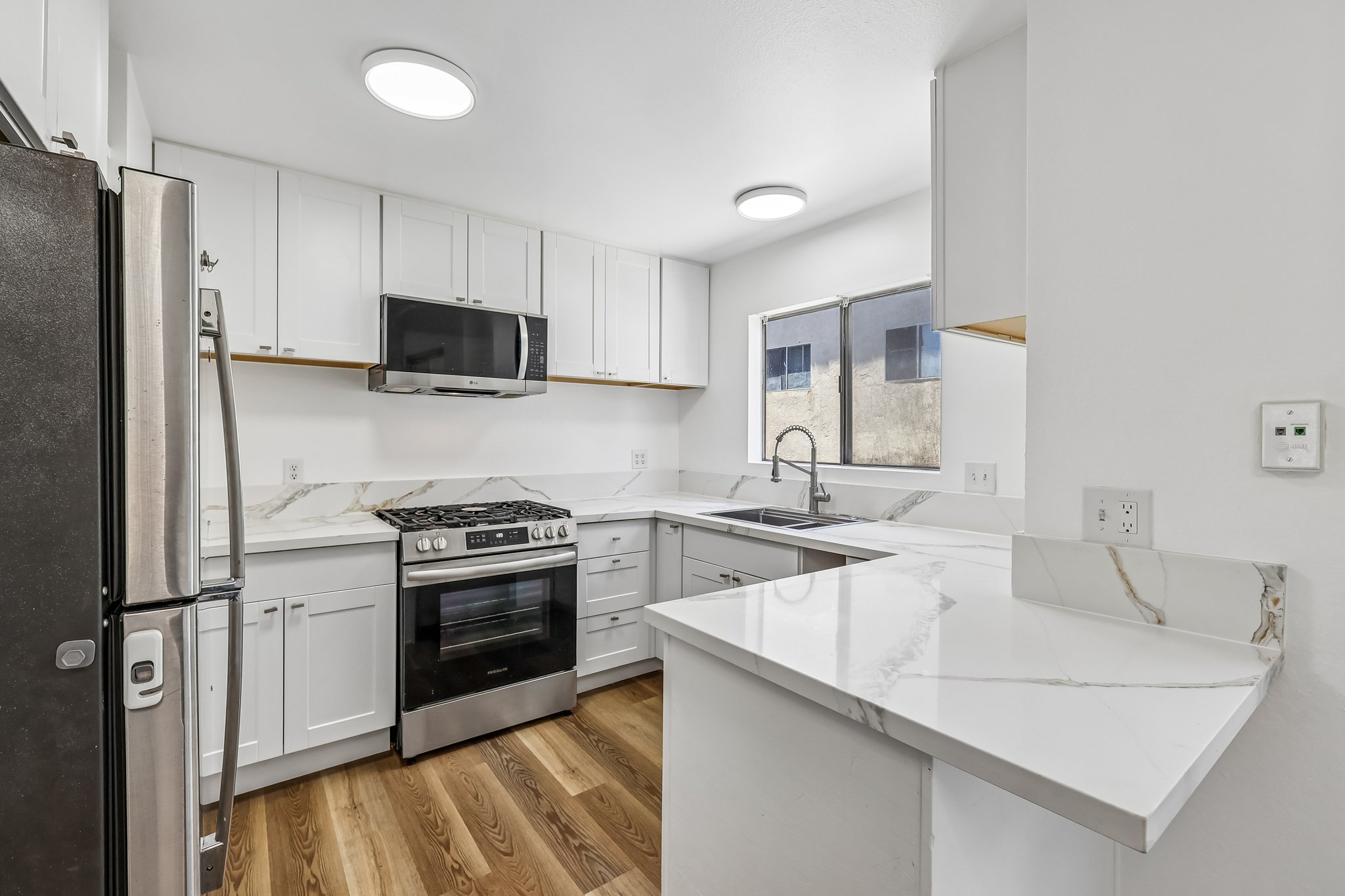 Lemona Ave D-S0306-013.jpg