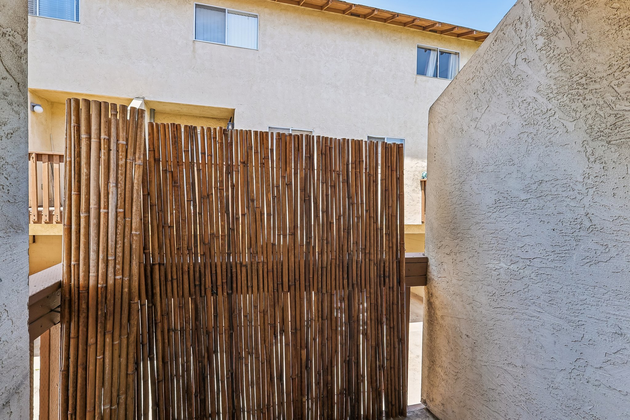 Lemona Ave D-S0306-025.jpg